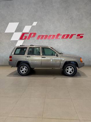 JEEP GRAND CHEROKEE 5.2 LIMITED 4X4 V8 16V GASOLINA 4P AUTOMÁTICO JEEP GRAND CHEROKEE 5.2 LIMITED 4X4 V8 16V GASOLINA 4P AUTOMÁTICO